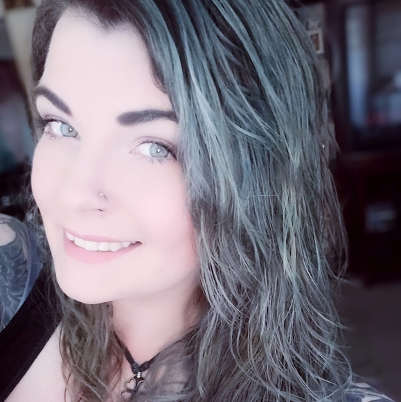 Meet your Posher, Carolynne - Picture 4 of 5